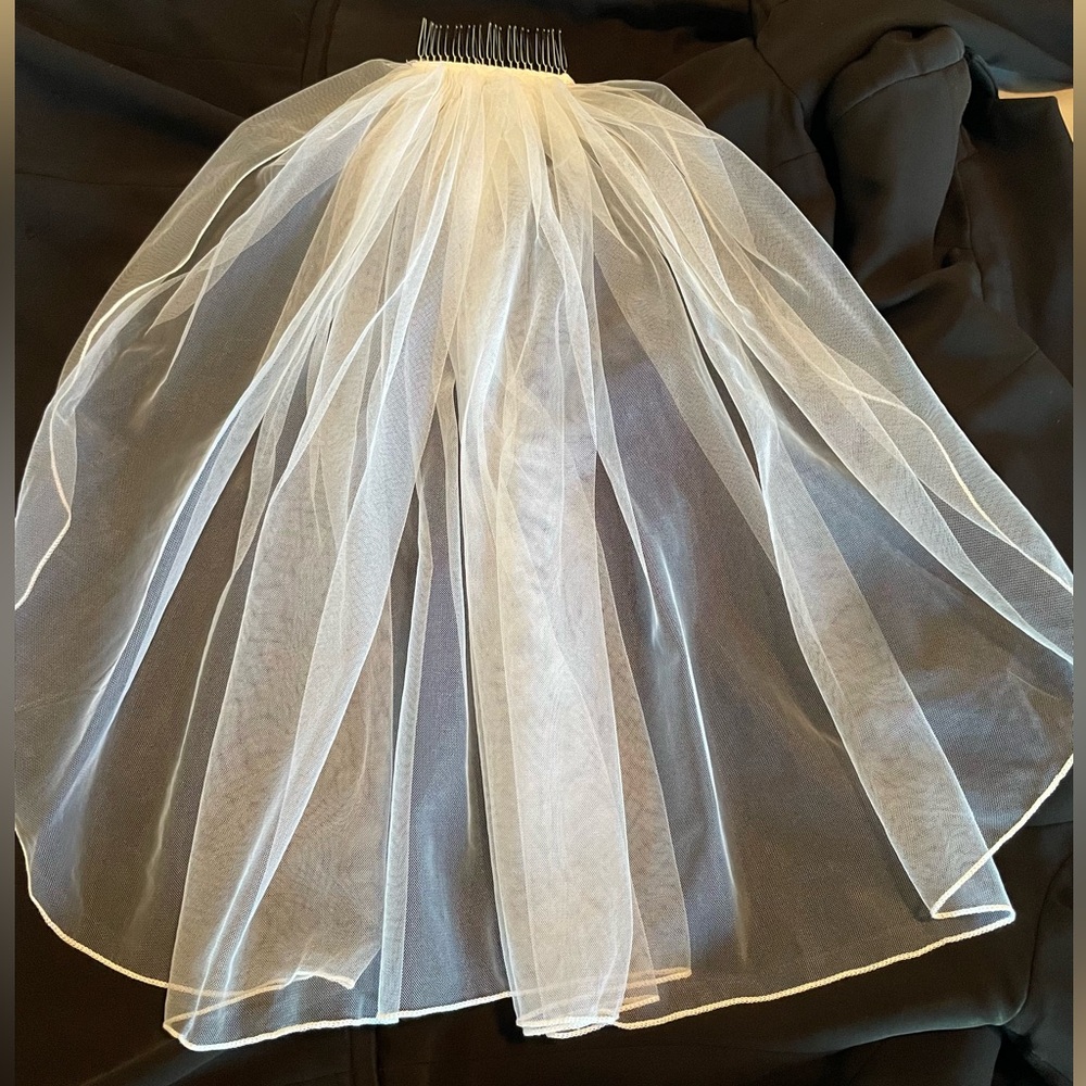 Elegant White Tulle Hair Veil